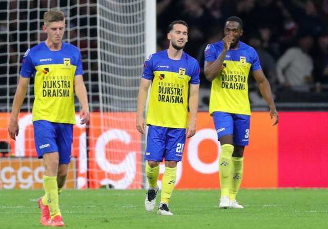 在场边的美 在场边的美